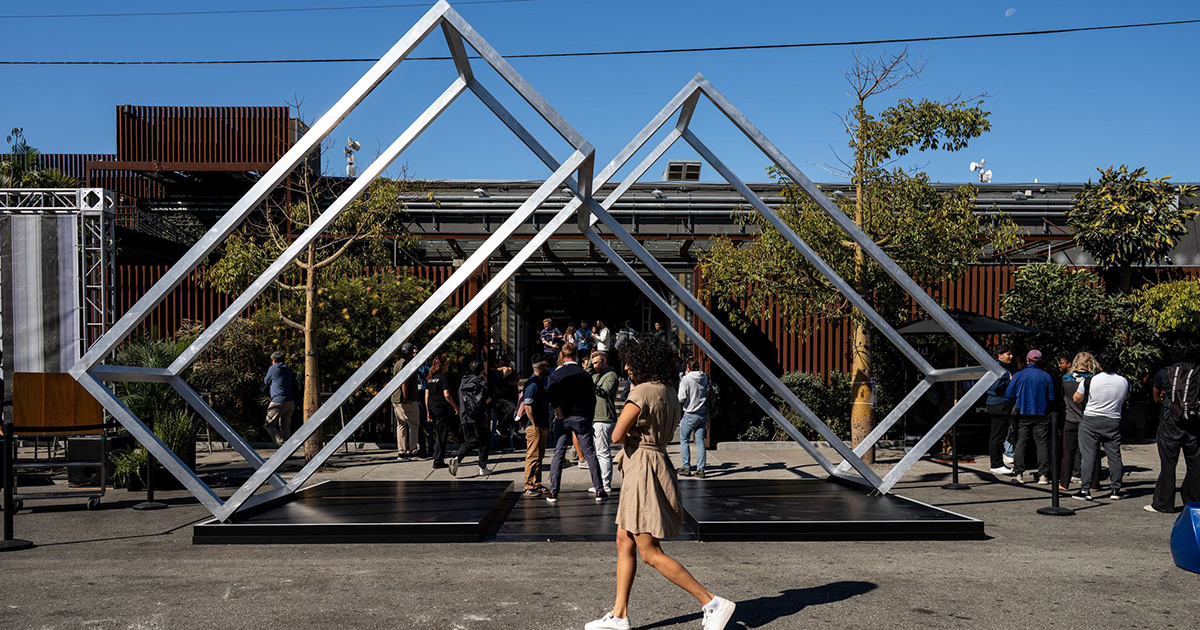 Sculptural Installations at Modal Runtime